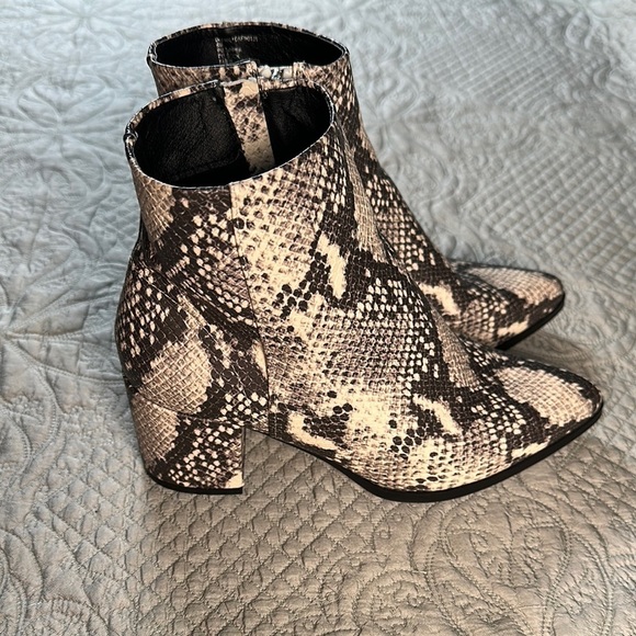 Madden Girl Black and White Snakeskin Ankle Boots - Picture 4 of 7